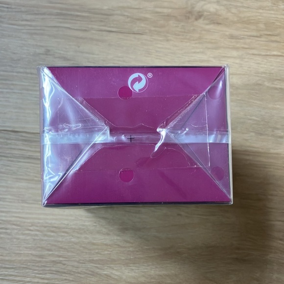 Slip silk scrunchies , new in sealed box 7 scrunchies main image 5